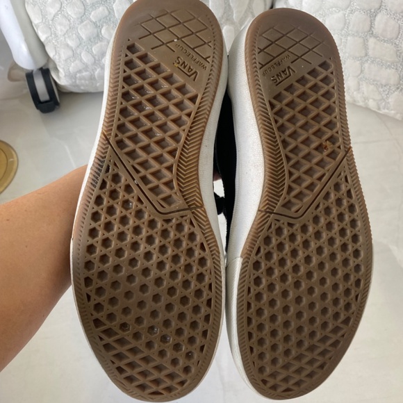 Vans - Picture 5 of 7